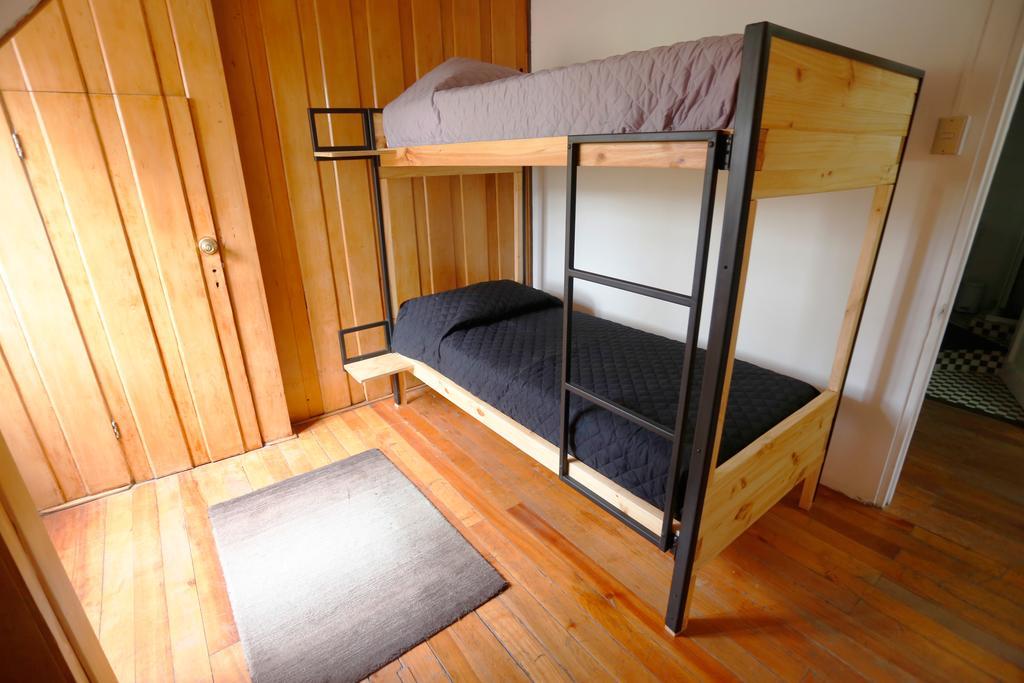 Salvador Hostal & Cafe ซานติอาโก ภายนอก รูปภาพ