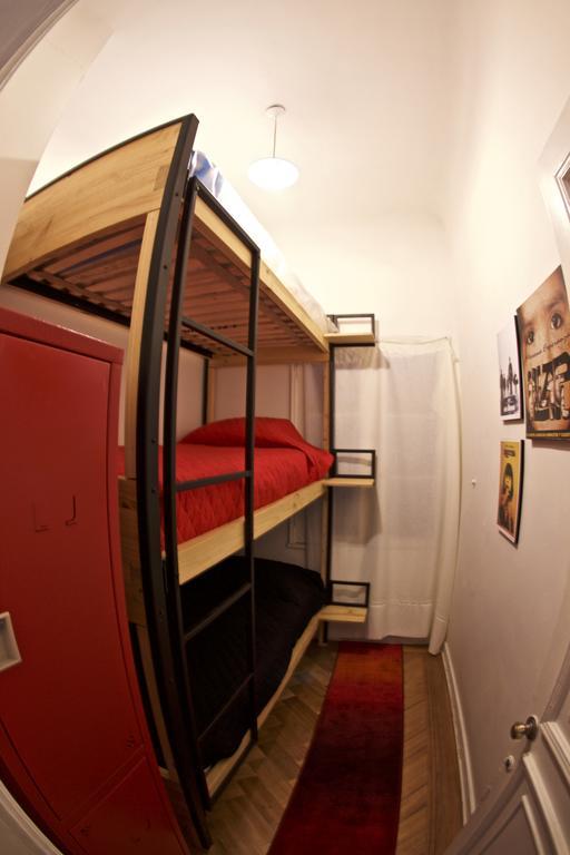 Salvador Hostal & Cafe ซานติอาโก ภายนอก รูปภาพ