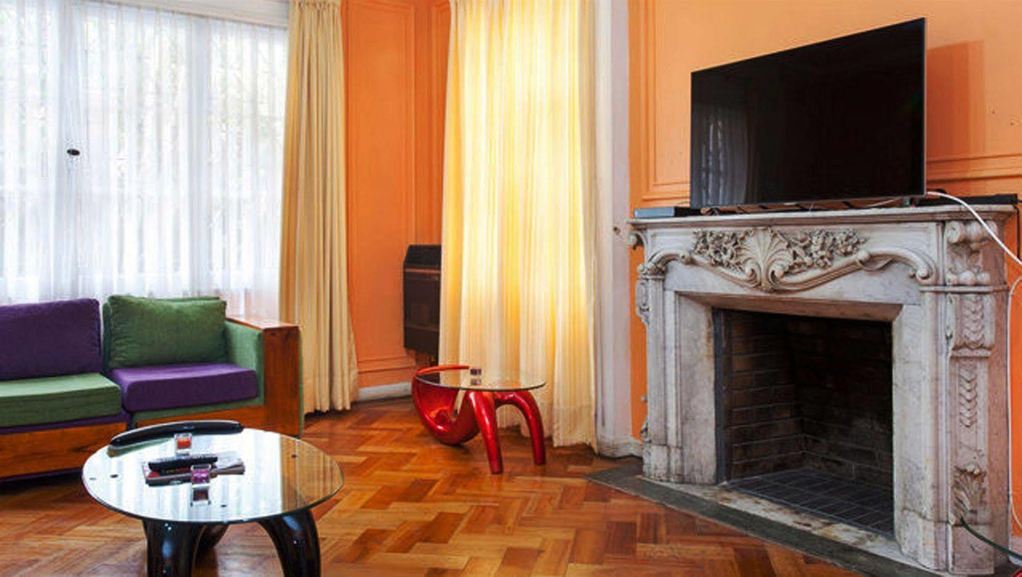 Salvador Hostal & Cafe ซานติอาโก ภายนอก รูปภาพ