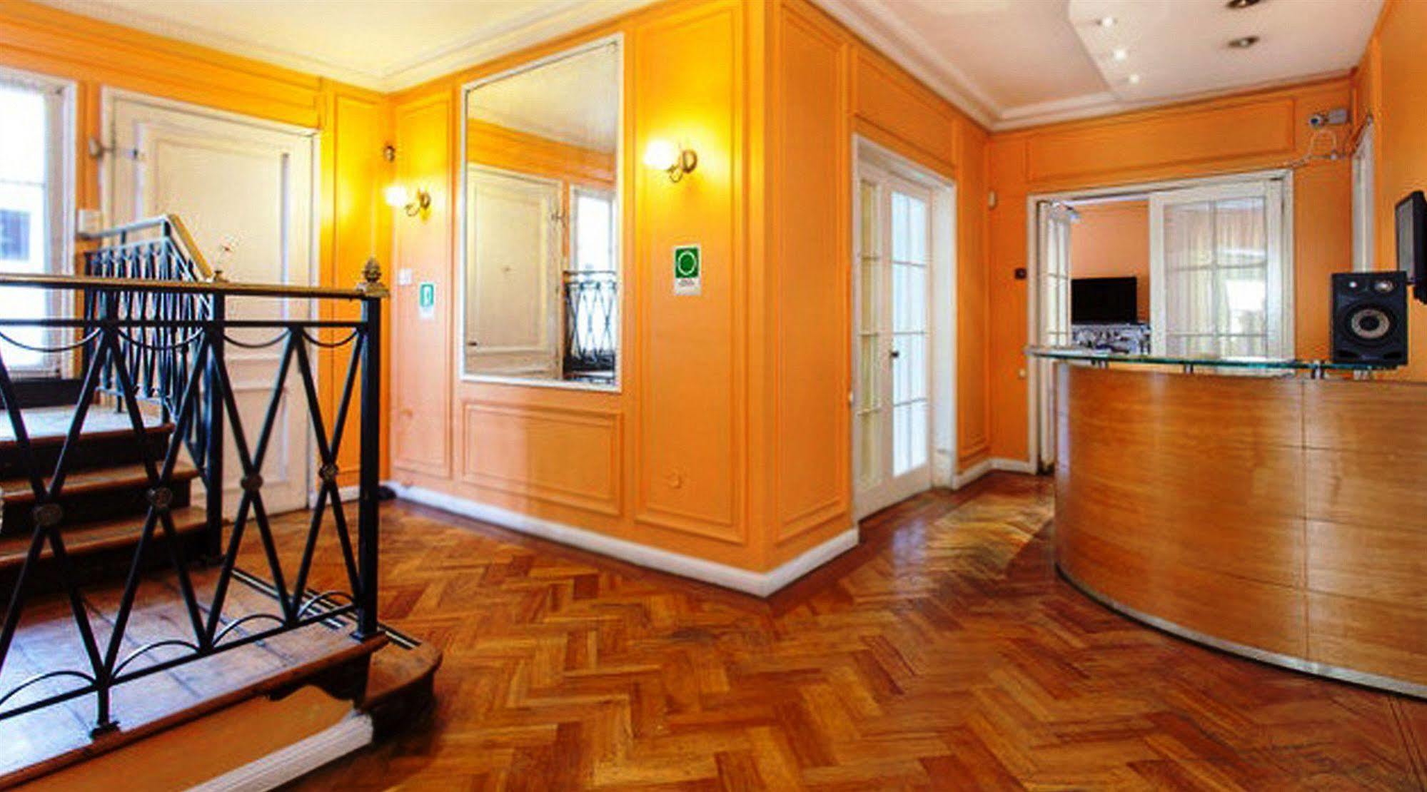Salvador Hostal & Cafe ซานติอาโก ภายนอก รูปภาพ