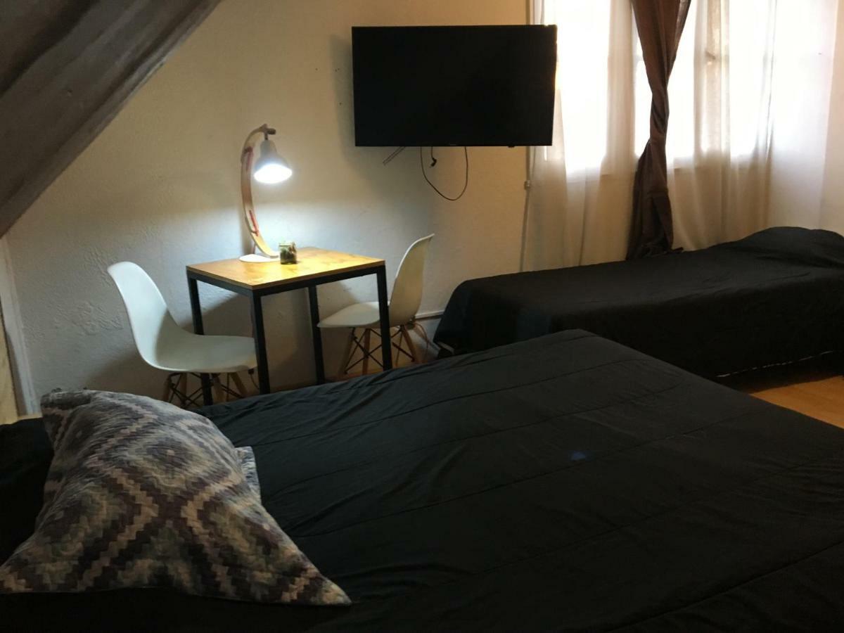 Salvador Hostal & Cafe ซานติอาโก ภายนอก รูปภาพ